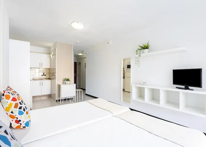 Comodoro- Ravel Hotel apartamentowy Los Cristianos (Tenerife)