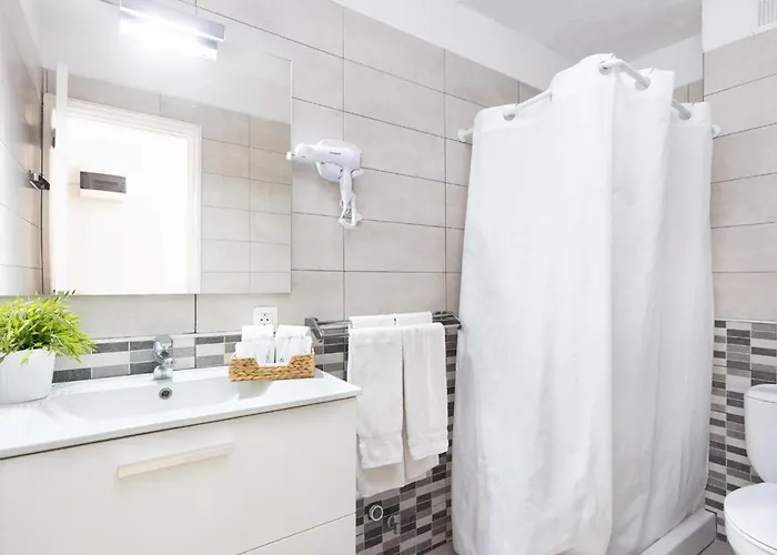 Comodoro- Ravel Los Cristianos (Tenerife)